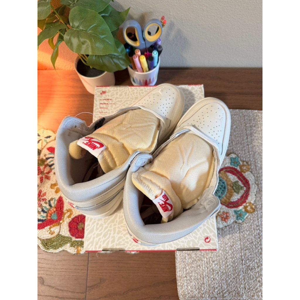 Jordan Brand × Nike Jordan 1 Retro High OG Elephant Sail University Red Neutral Size US 14 / EU 47 - 5 Thumbnail
