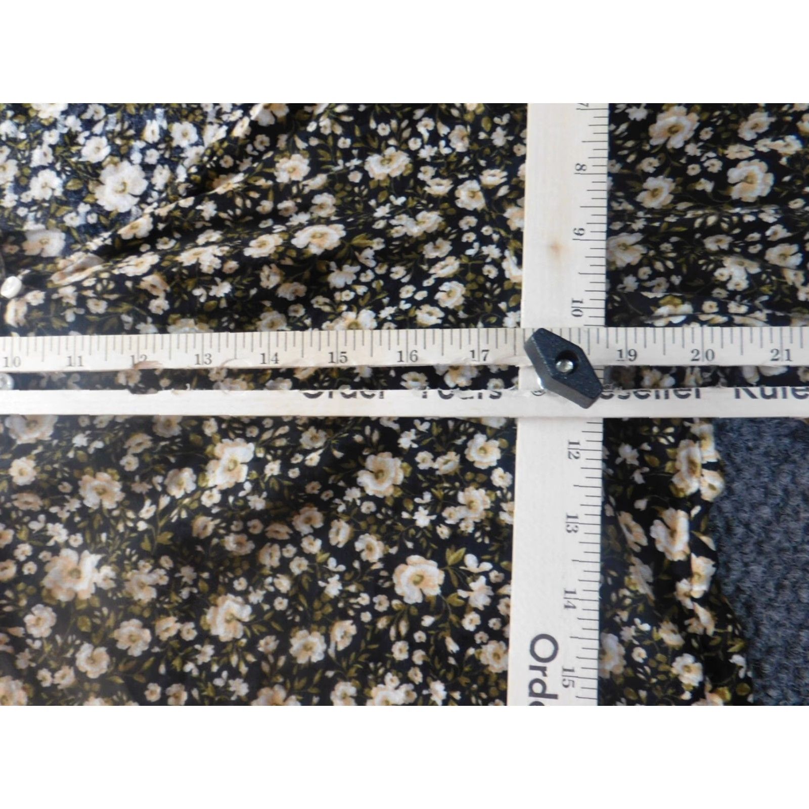 Old Navy Old Navy Womens Blouse L Black Floral Button-Up Casual Pulse? Size L / US 10 / IT 46 - 5 Thumbnail