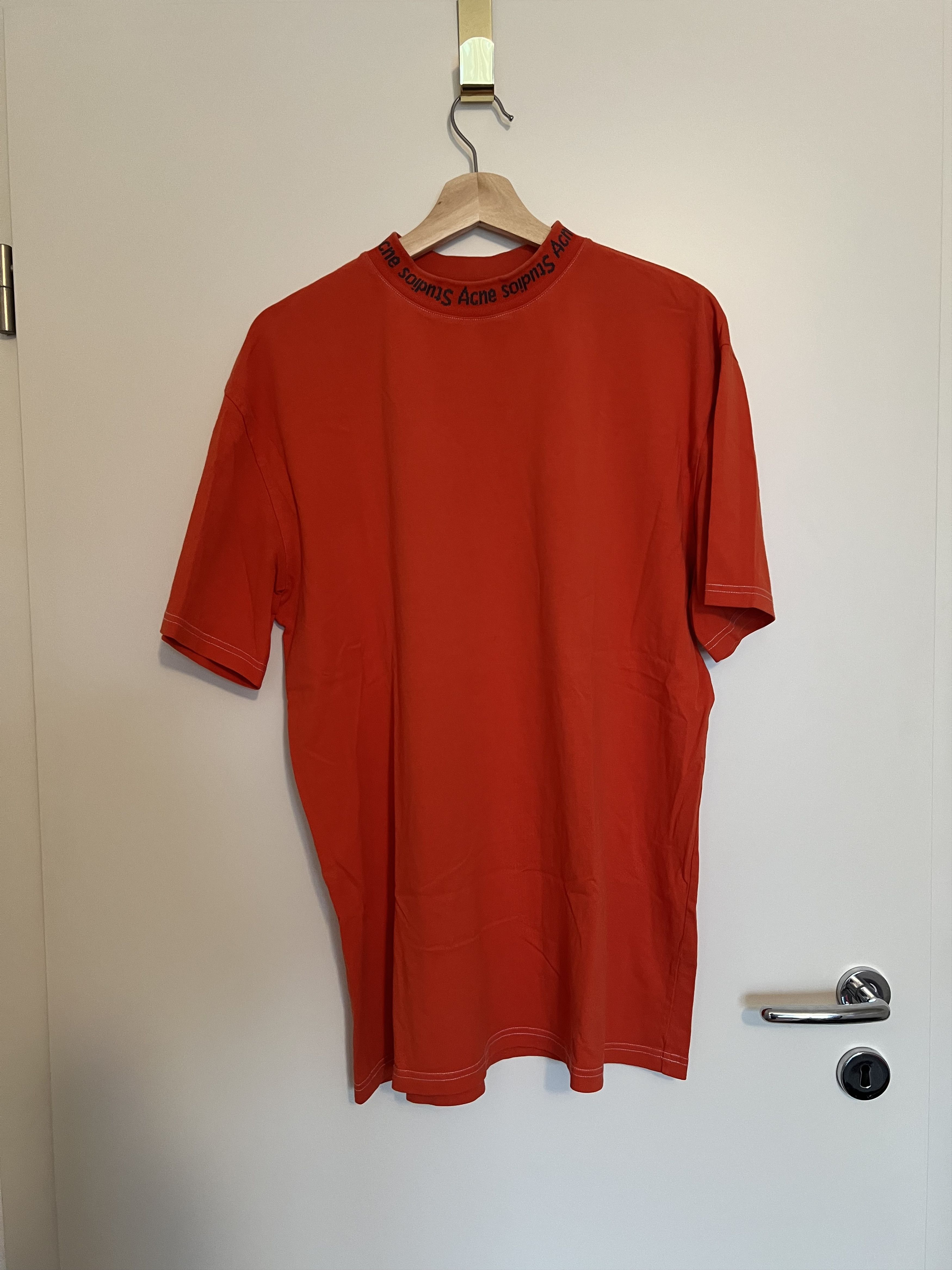 Gojina Dyed Neck Logo Tee by Acne Studios- La Garçonne