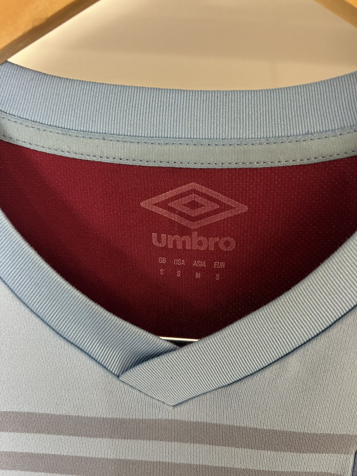 Umbro VINTAGE UMBRO FC WEST HAM UNITED ENGLAND SOCCER JERSEY RETRO Size US S / EU 44-46 / 1 - 7 Thumbnail