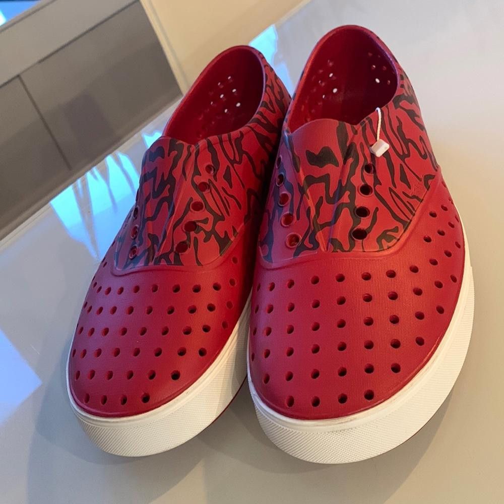 Native Native shoes - unisex M9/W11 Size US 9 / EU 42 - 1 Thumbnail
