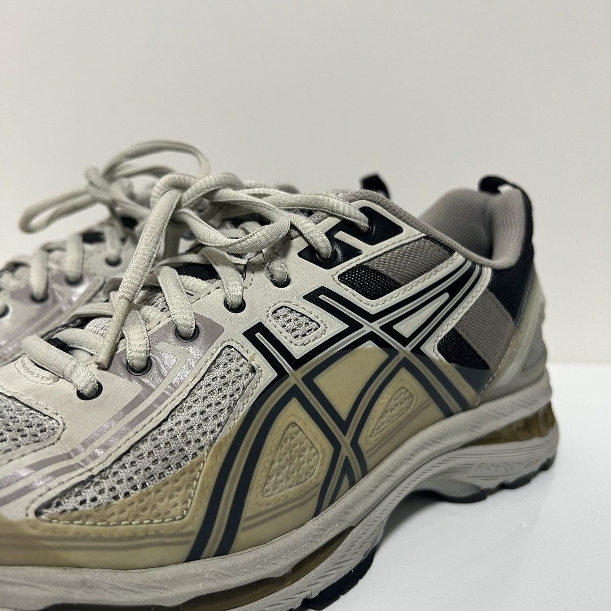 Asics × Kiko Kostadinov Kiko Kostadinov X Asics Gel-Burz 1 Birch Size US 7 / EU 40 - 4 Thumbnail