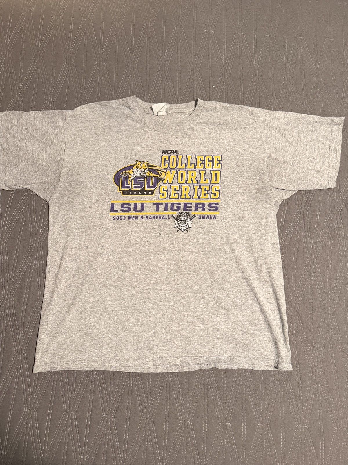 Other 2003 LSU Tigers World Series t-shirt Size US XL / EU 56 / 4 - 2 Thumbnail