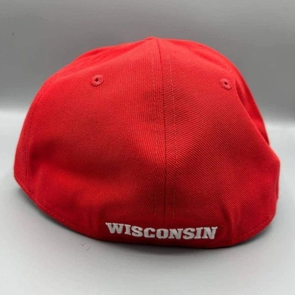 Other Wisconsin Badgers Hat Men 7 3/8 Embroidered Fanatics Fitted Size ONE SIZE - 3 Thumbnail