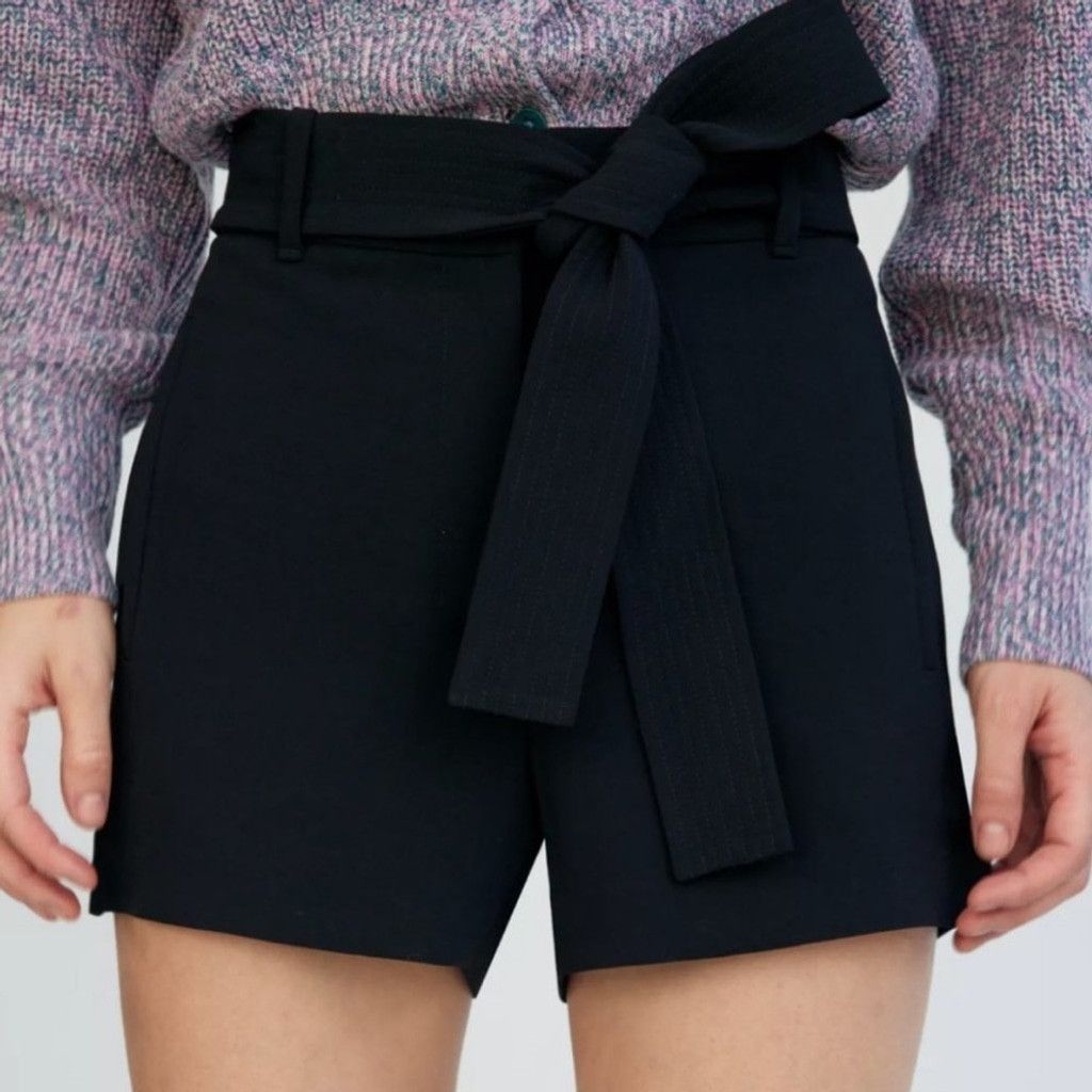 Aritzia Aritzia Wilfred High Waisted Belted Dressy Shorts Size 24" / US 00 / IT 34 - 1 Thumbnail