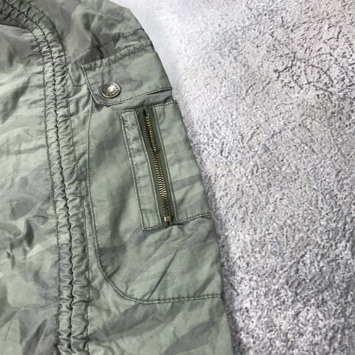 Vintage Vintage 90s Baggy Cargo Pants Wide Leg Streetwear Japan 26 Size 26" / US 2 / IT 38 - 9 Thumbnail