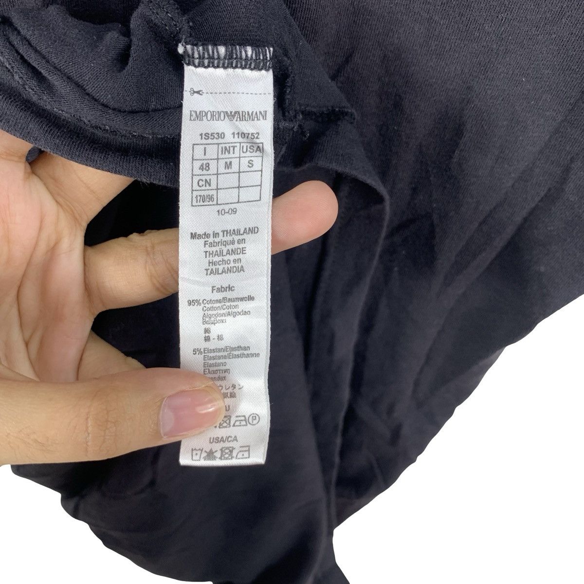 Emporio Armani Emporio Armani V-Neck T-Shirt Small Chest Logo Minimal Size US S / EU 44-46 / 1 - 9 Thumbnail