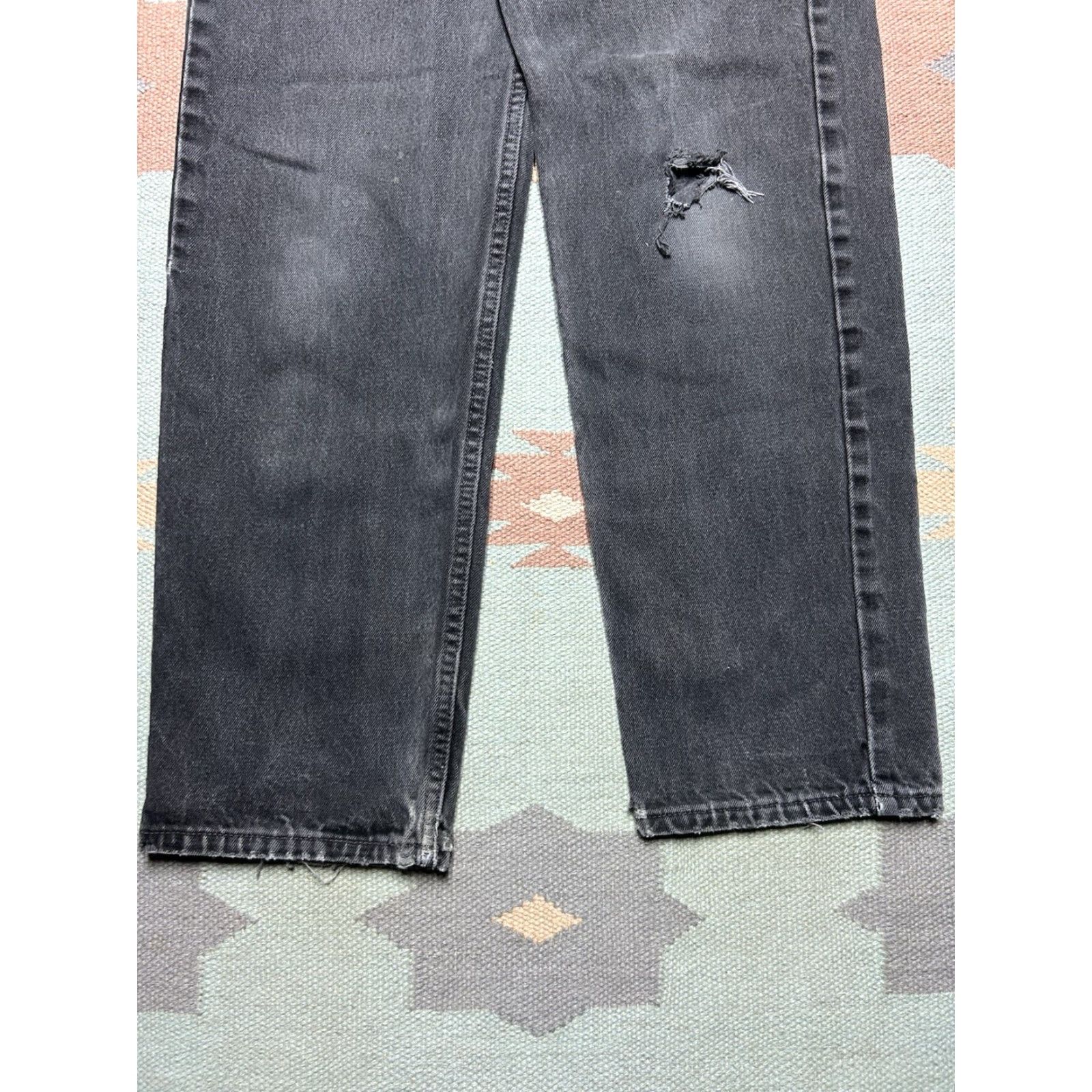 Levi's VINTAGE Levi’s 550 Jeans Mens Relaxed 30x31 Black Distressed 90s Grunge Skater Jeans Size US 30 / EU 46 - 2 Thumbnail