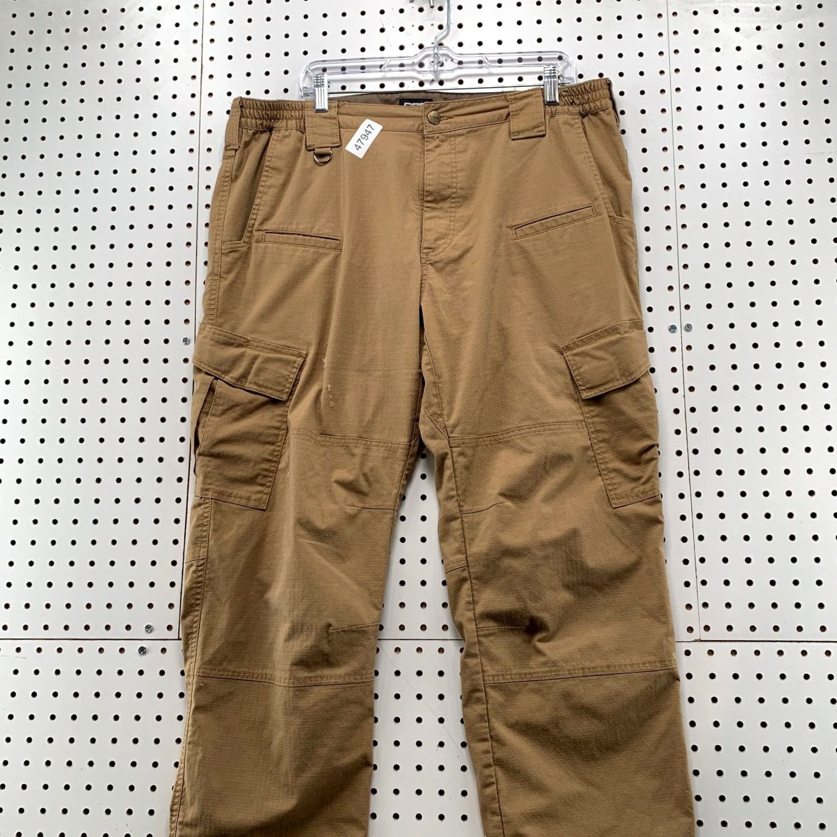 Vintage CQR Cargo Utility Pants Mens 38x33 Brown Work Wear Rip Stop Cargo Pants Mens 38 Brown Workwear Canvas Cotton Zip Pocket Straight Front 33 Inseam Mens Size US 38 / EU 54 - 2 Thumbnail
