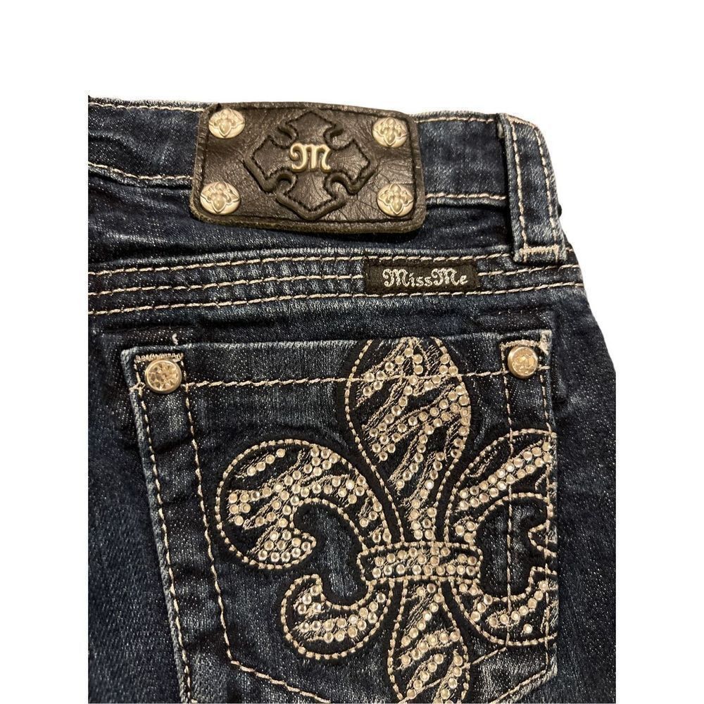 Miss Sixty MISS ME Rhinestones embroidered capri jeans Size 27" / US 4 / IT 40 - 9 Thumbnail