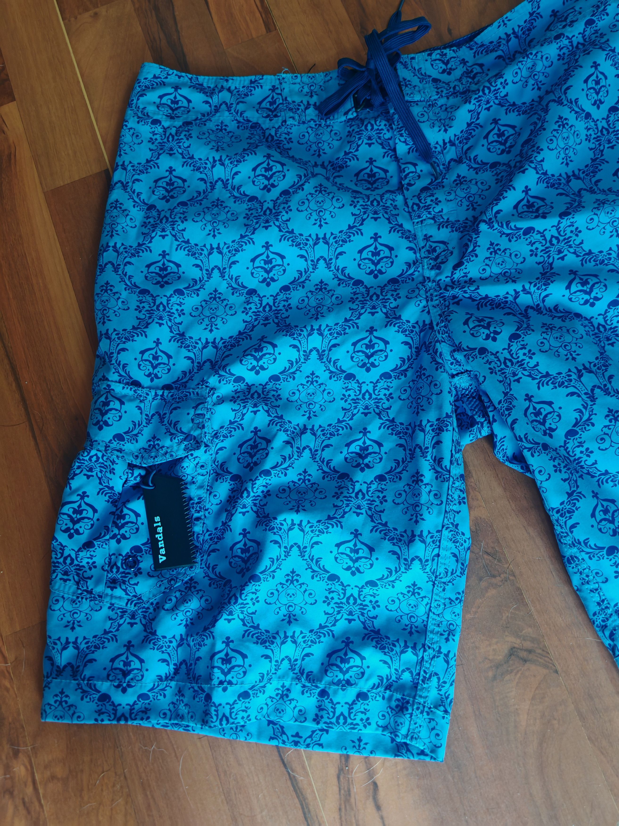Other Vintage Y2K Vandals Floral Scull Print Surf Shots sz L Size US 34 / EU 50 - 6 Thumbnail
