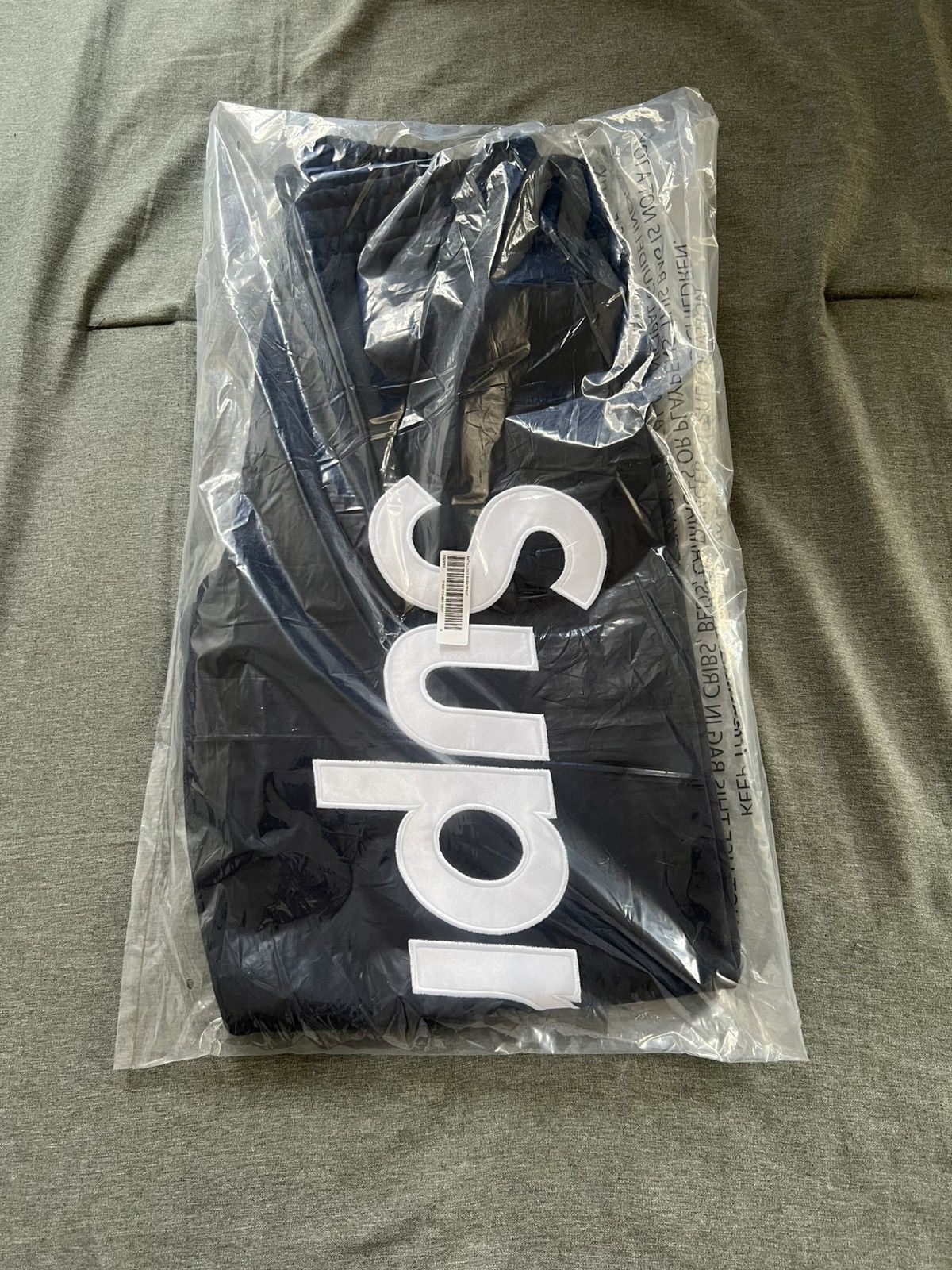 Supreme Supreme Satin Applique Sweatpants Size Small Size US 30 / EU 46 - 1 Thumbnail