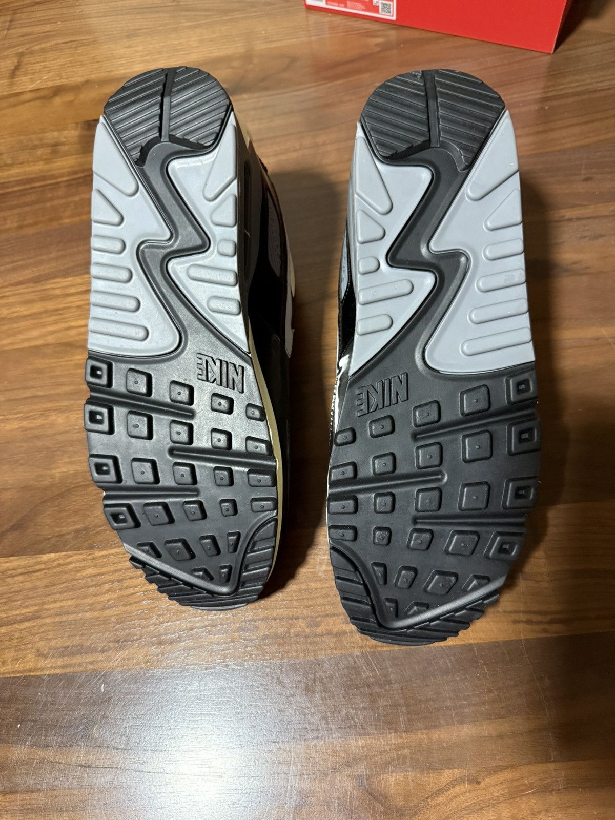 NIKE AIR MAX 90 QS 'SMOKE GREY CROCODILE' Men’s Size 11