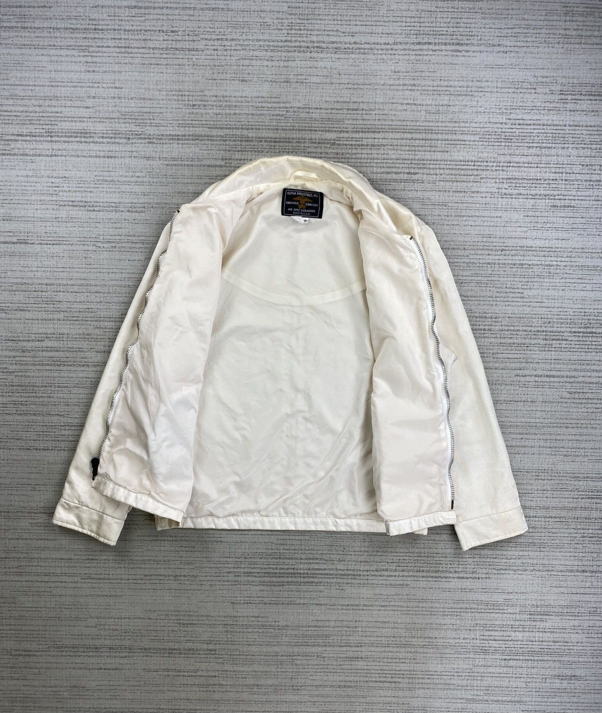 Alpha Industries 🔥RARE Vintage Alpha Industries White Bomber Jacket Size US M / EU 48-50 / 2 - 5 Thumbnail