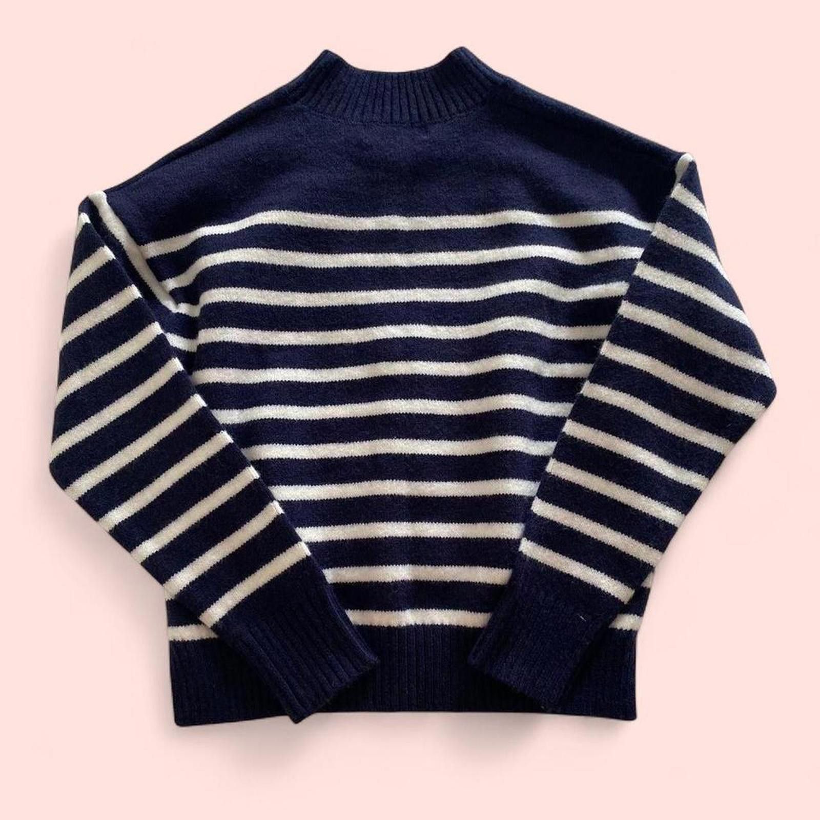 Other Coco and shay- soft and cozy navy white striped sweater Size XS / US 0-2 / IT 36-38 - 3 Thumbnail