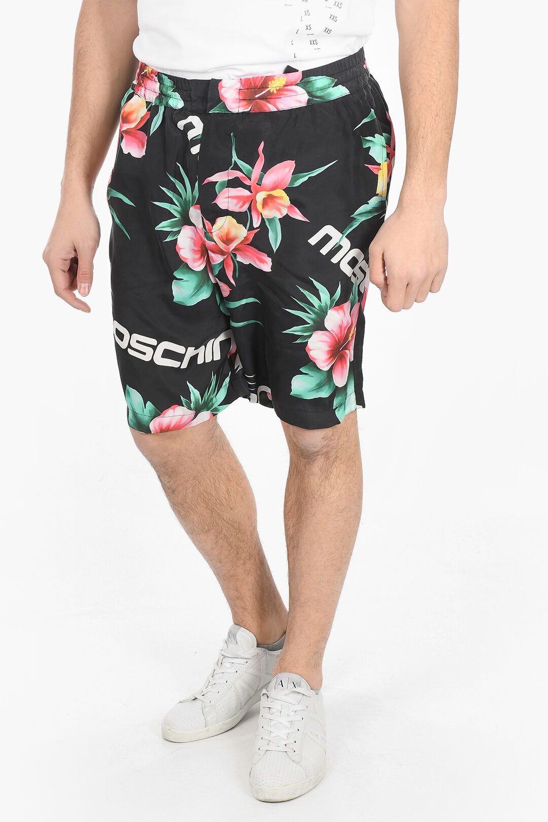 Moschino o1y0225 Logo Short in Multicolor Size US 32 / EU 48 - 1 Thumbnail