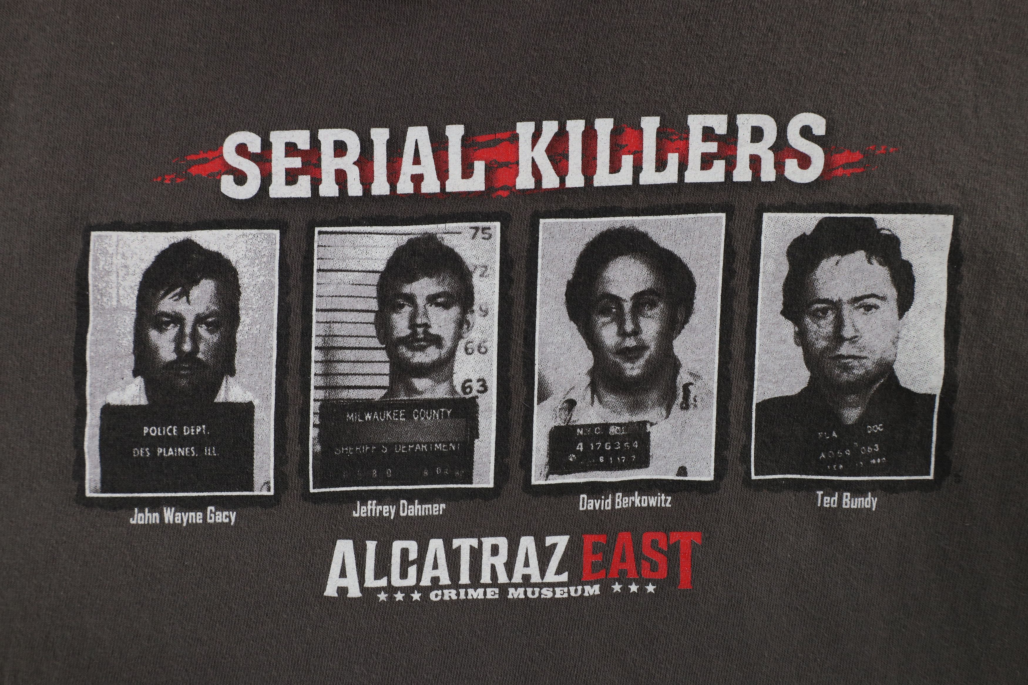 Vintage Vintage Y2K Streetwear Gacy Dalmer Berkowitz Bundy T-Shirt Size US M / EU 48-50 / 2 - 6 Thumbnail