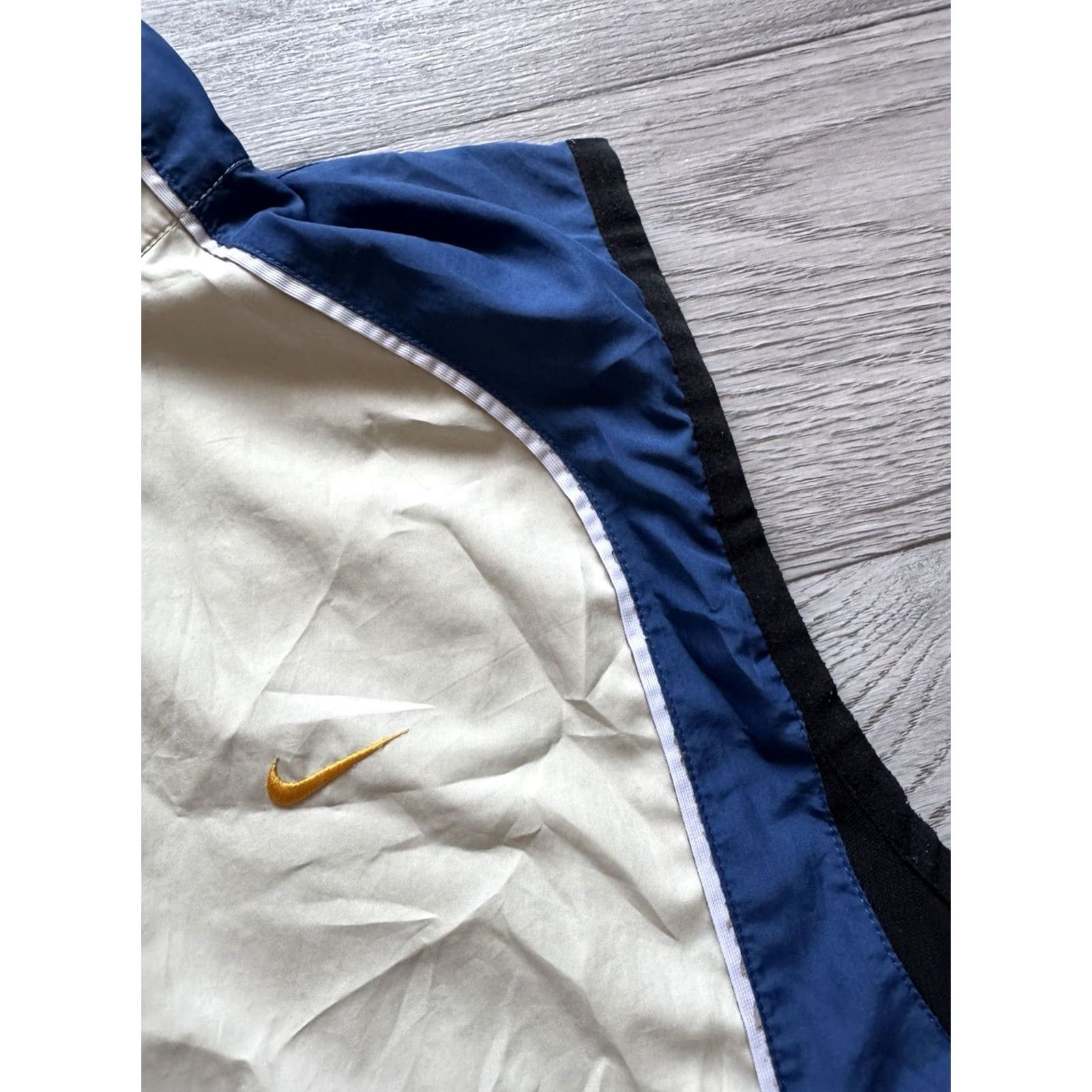 Nike VINTAGE Nike Windbreaker Jacket Beige Blue M Men’s 90s Full Zip Windbreaker 90s Mens Size US M / EU 48-50 / 2 - 7 Thumbnail