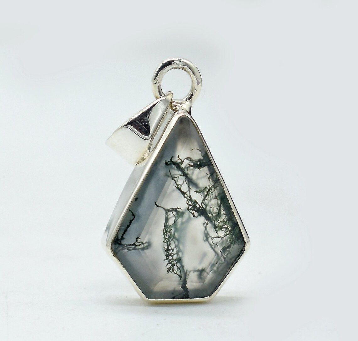 Handmade Kite Moss Agate Pendant Necklace: 925K Silver, 18 Inch Chain Size ONE SIZE - 2 Thumbnail