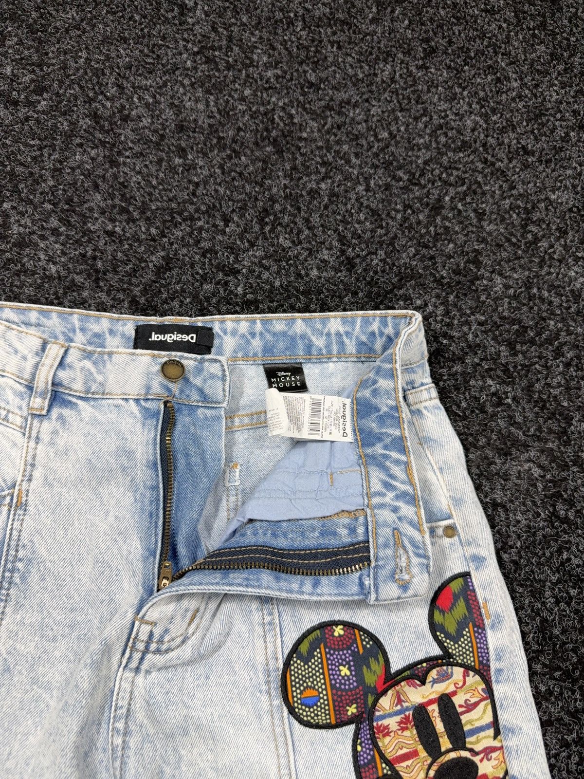 Desigual 00s Y2K Desigual Disney Mickey Patchwork Distressed Jeans Size 28" / US 6 / IT 42 - 9 Thumbnail