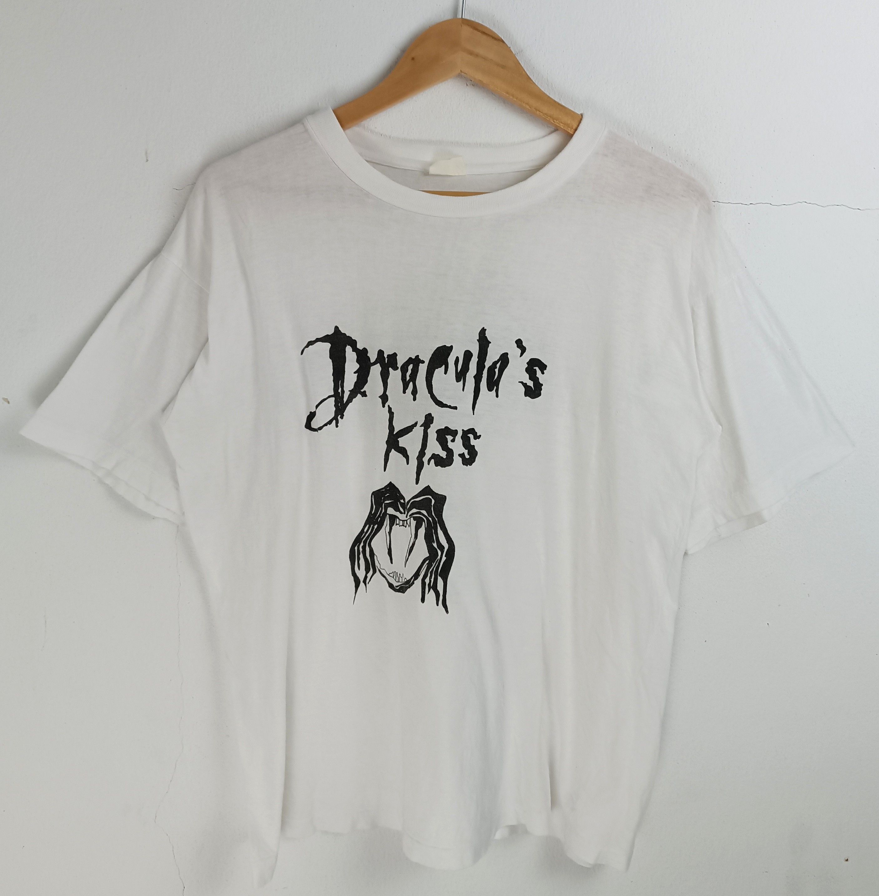 Vintage VINTAGE 90s DRACULA'S KISS BRAN CASTLE ROMANIA horror spooky Size US M / EU 48-50 / 2 - 3 Thumbnail
