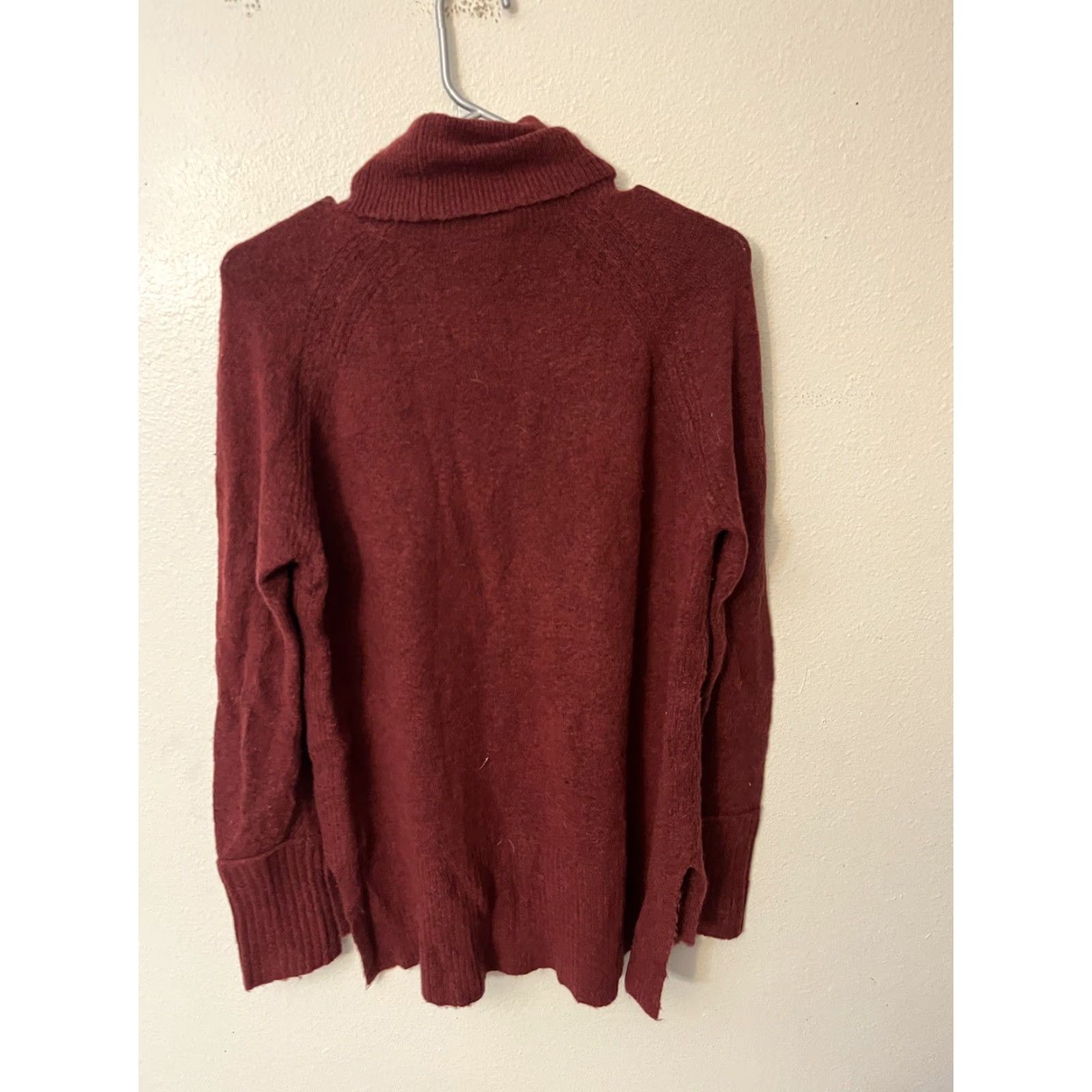 J.Crew J.CREW Turtleneck Sweater Women XS Red Maroon Side Slits H4131 Pullover Sweater Vintage/90s (if applicable) Mens Womens Size XS / US 0-2 / IT 36-38 - 3 Thumbnail