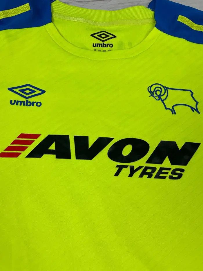 Umbro Umbro DERBY COUNTY 2017 2018 AWAY SHIRT SOCCER JERSEY Size US L / EU 52-54 / 3 - 7 Thumbnail