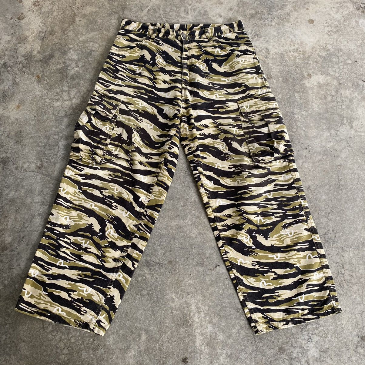 Evisu 2000’s Evisu Japan Camo Tiger Stripe Baggy Cargo Pants Size US 32 / EU 48 - 3 Thumbnail