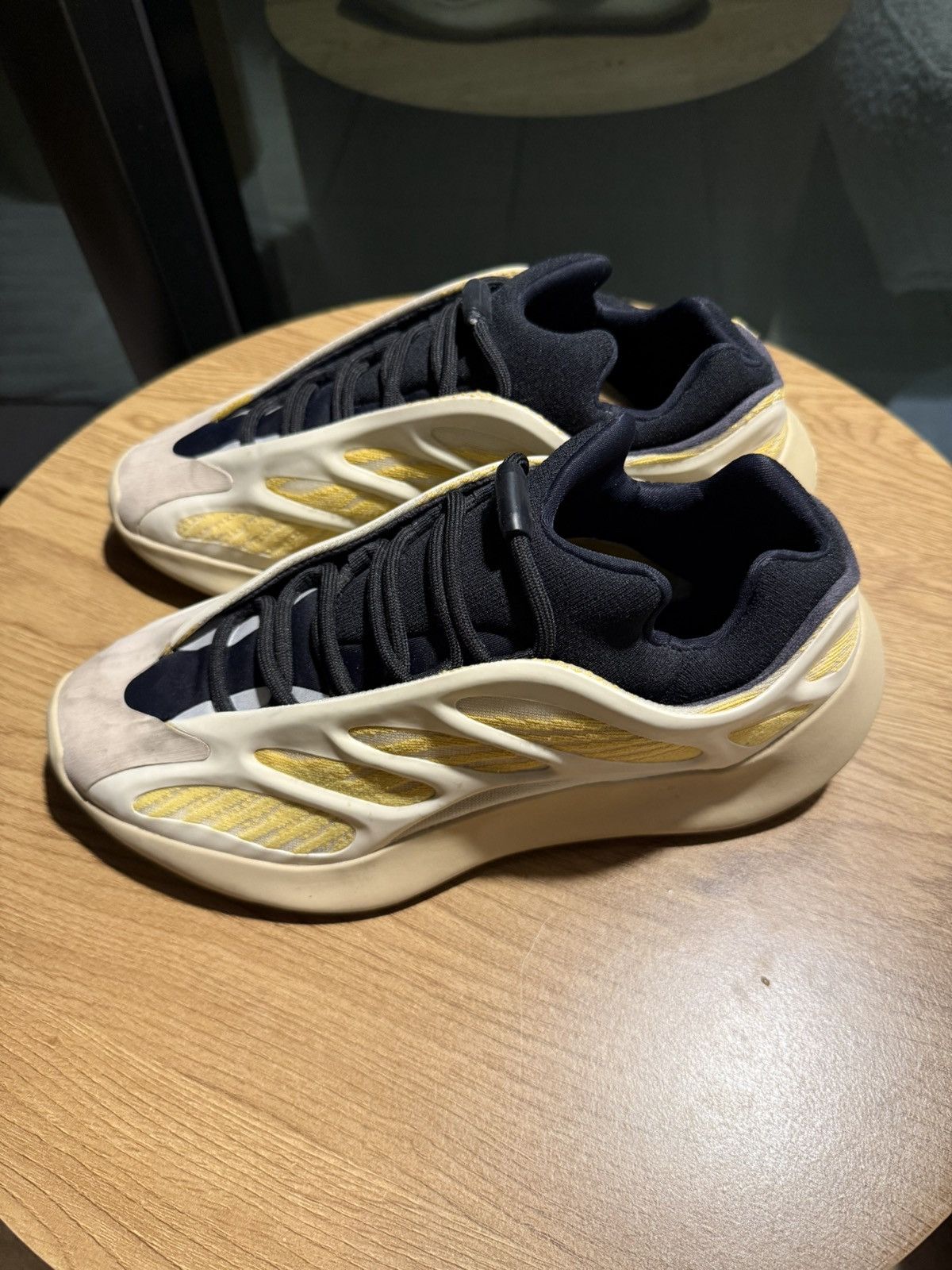 Yeezy Yeezy 700 V3 Size US 8.5 / EU 41-42 - 3 Thumbnail