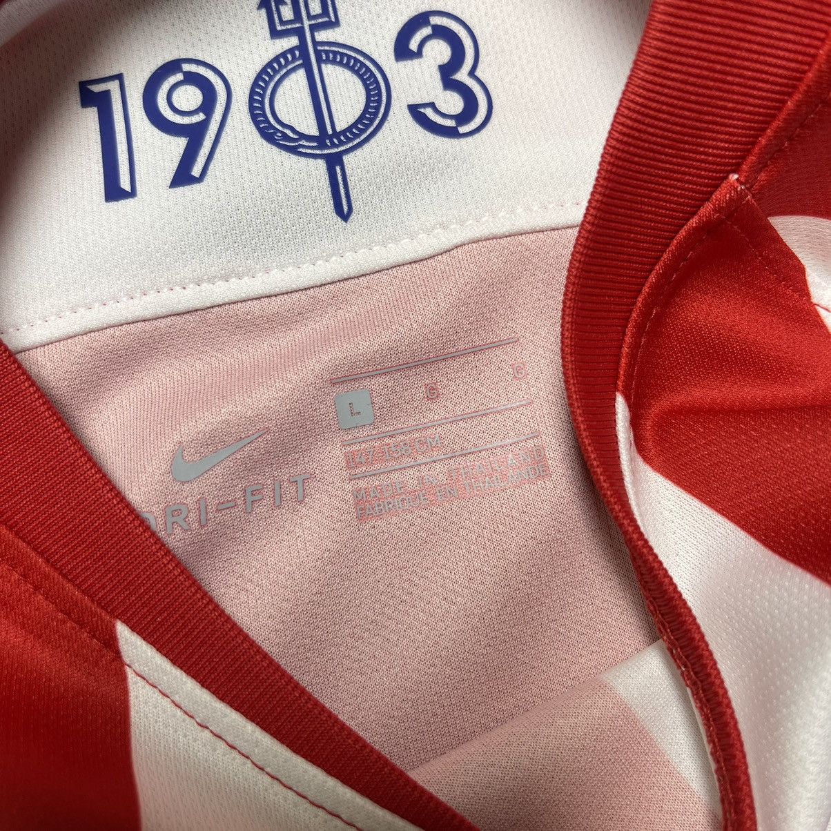 Nike × Vintage YOUTH SIZE ATLETICO MADRID NIKE 2019/2020 SOCCER HOME JERSEY Size US XXS / EU 40 - 6 Thumbnail