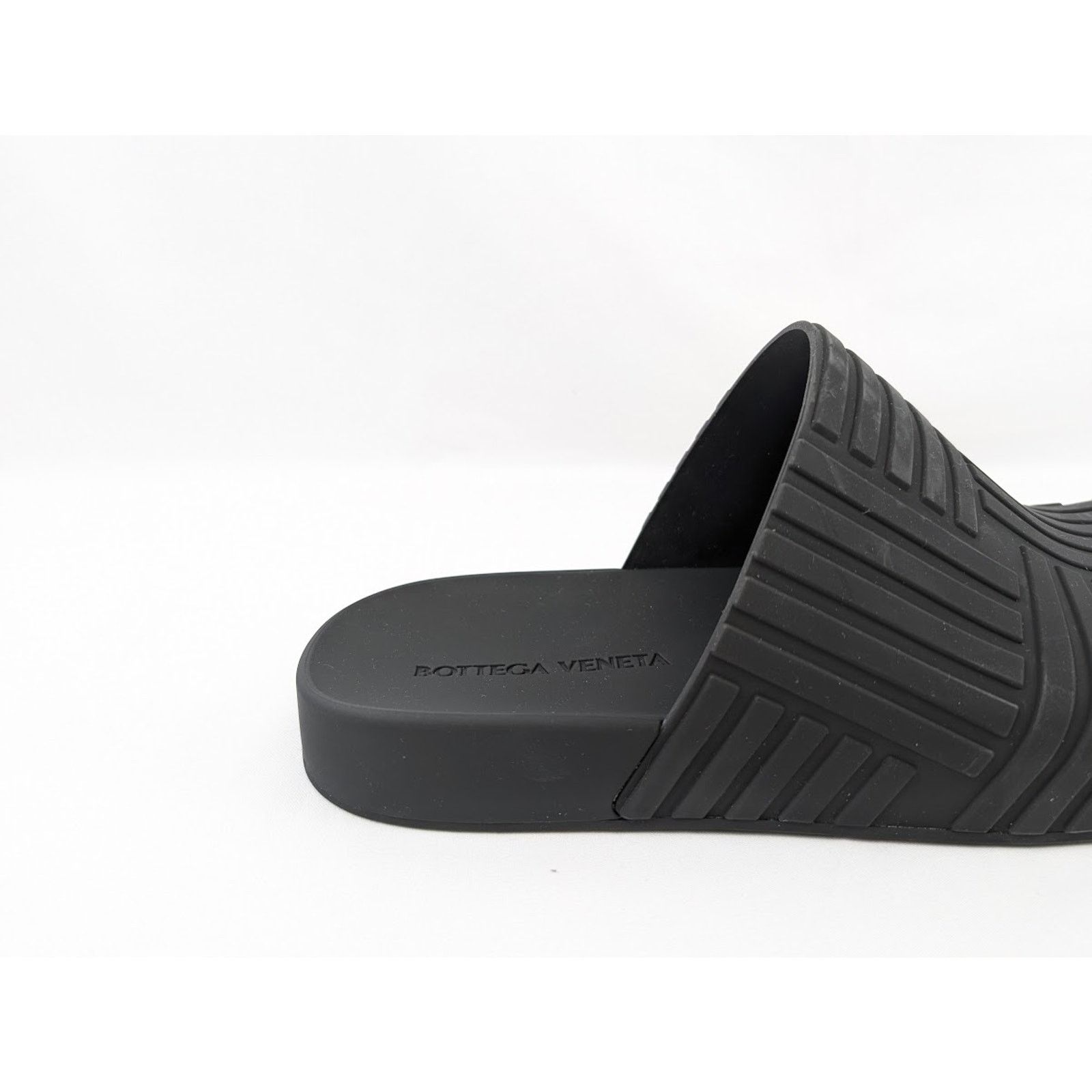 Bottega Veneta o1rshd1 Q:2 / Rubber Carpet Slider Sandal in Black Size US 12 / EU 45 - 4 Thumbnail