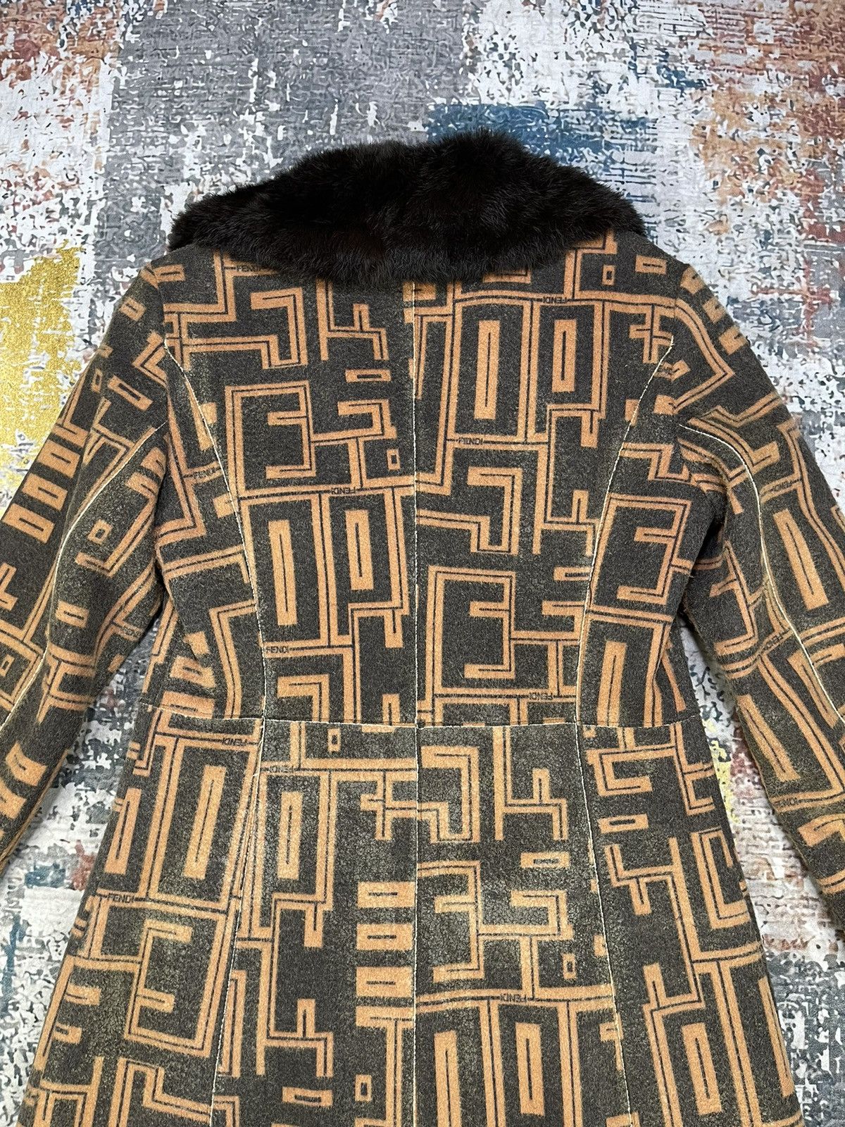 Fendi Vintage FENDI Roma Jeans Abstract Fur Trench Coats Size M / US 6-8 / IT 42-44 - 11 Thumbnail