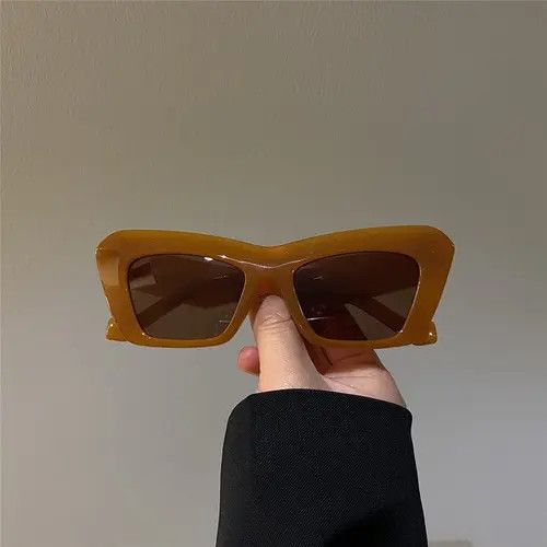 Designer × Vintage Retro triangular cat-eye sunglasses Size ONE SIZE - 1 Thumbnail