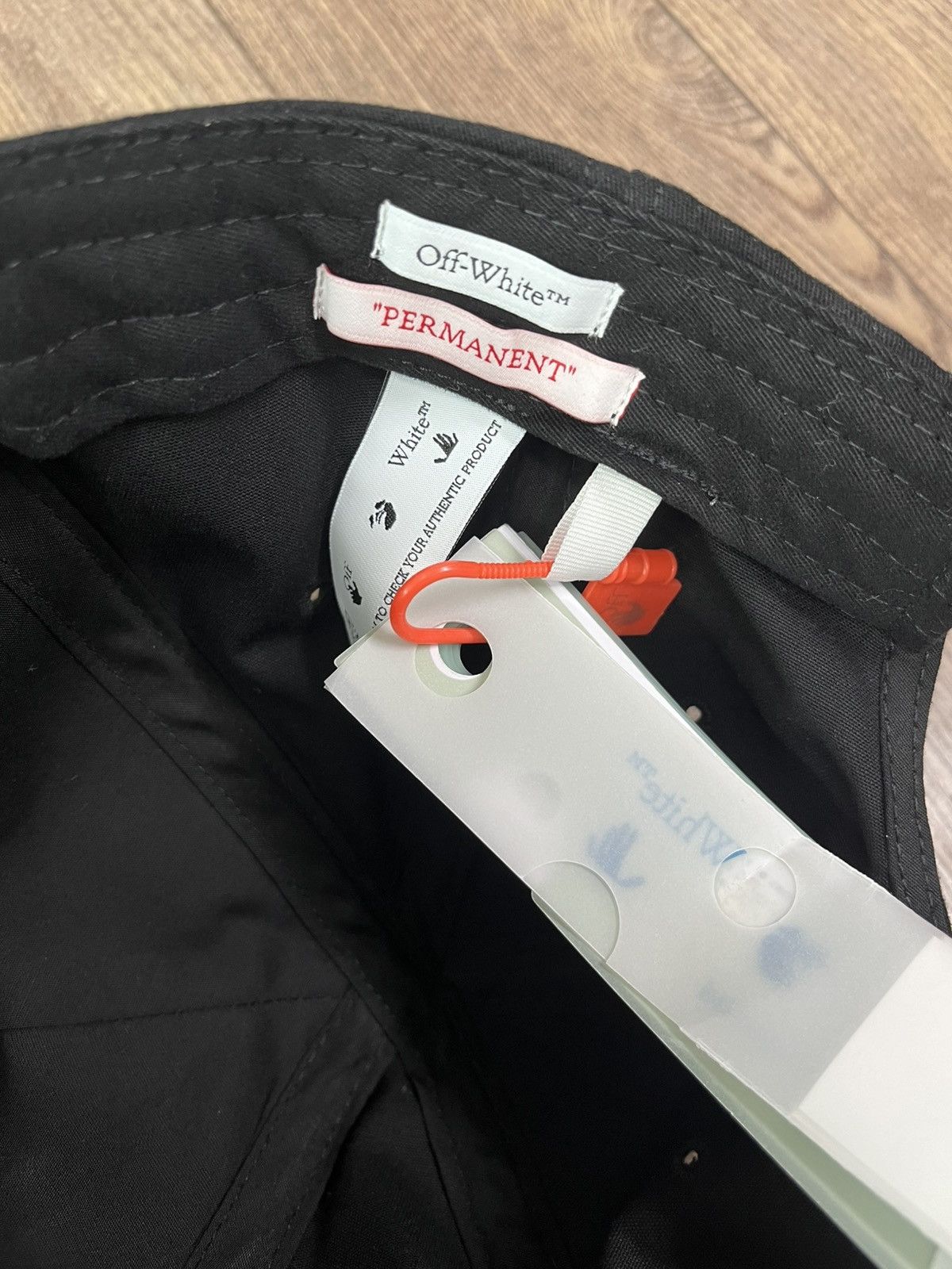 Off-White Off-white Helvetica Baseball Cap Size ONE SIZE - 2 Thumbnail