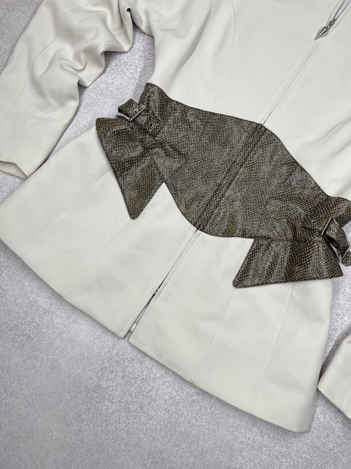 Mugler Vintage Thierry Mugler Blazer Beige Python Leather Archival Size M / US 6-8 / IT 42-44 - 5 Thumbnail