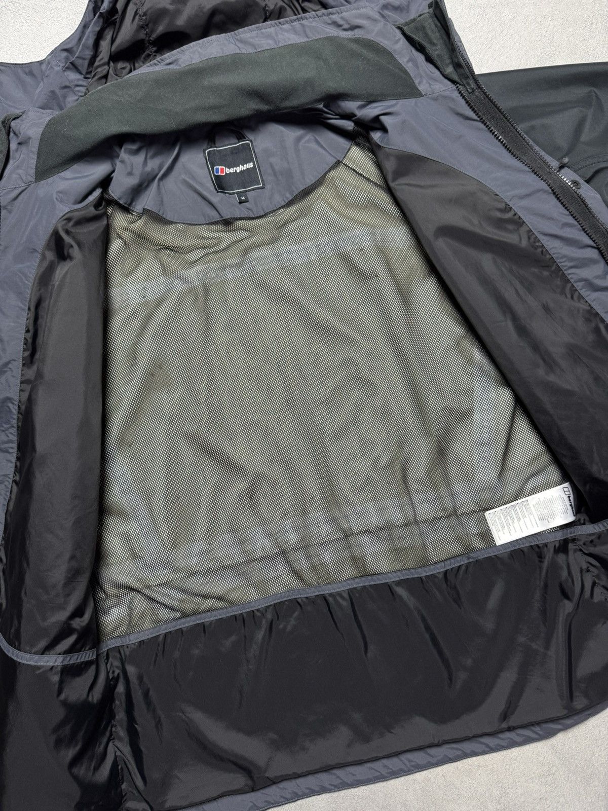 Berghaus Berghaus Gore-Tex Waterproof Outdoor Zip Up Hooded Jacket Size US M / EU 48-50 / 2 - 15 Thumbnail