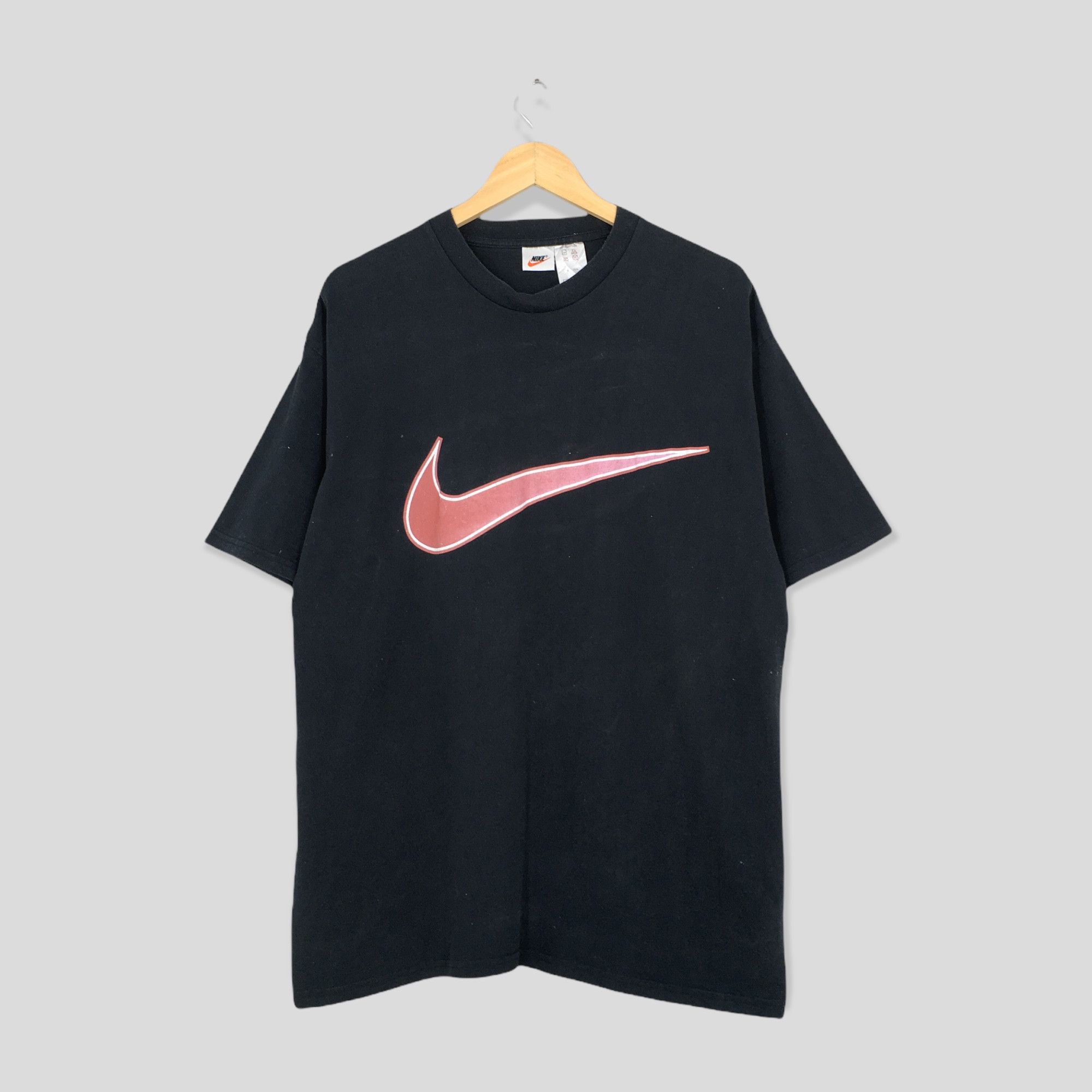 Nike Vintage 90's Nike Swoosh Tshirt Large Size US L / EU 52-54 / 3 - 1 Thumbnail