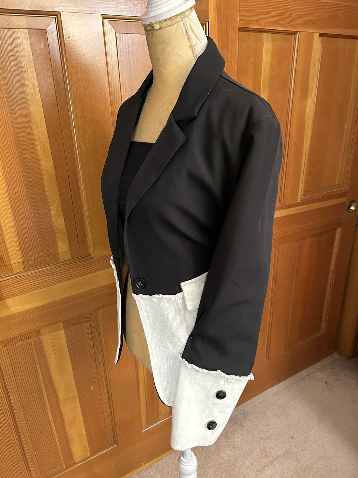 Designer × Other NWT, Lavishly Paris Women’s Limited Edition Fall Blazer Size S / US 4 / IT 40 - 9 Thumbnail