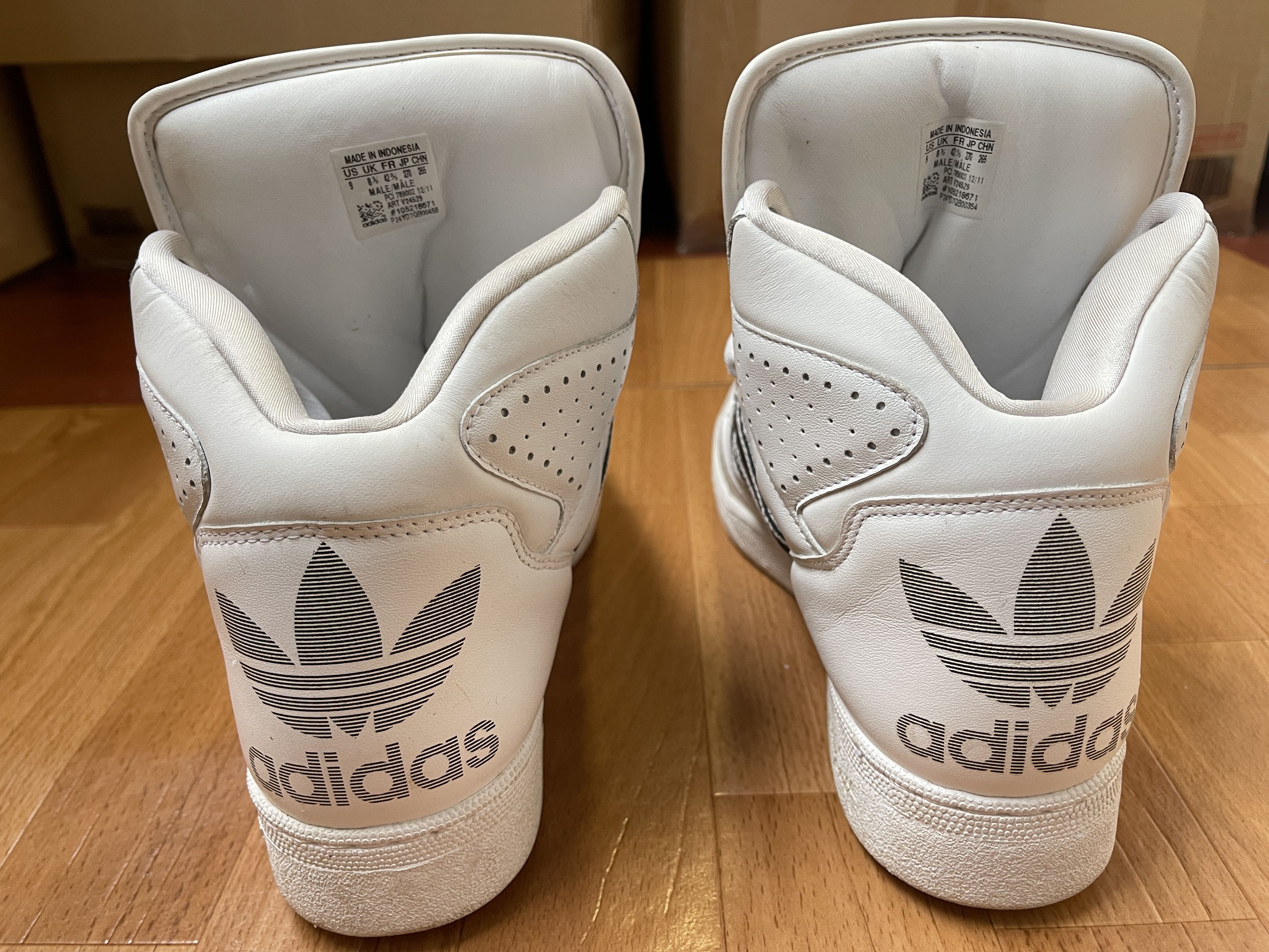 Adidas × Jeremy Scott Adidas sneakers, Jeremy Scott Instinct, Hi Top shoes, V24529 Size US 9 / EU 42 - 11 Thumbnail