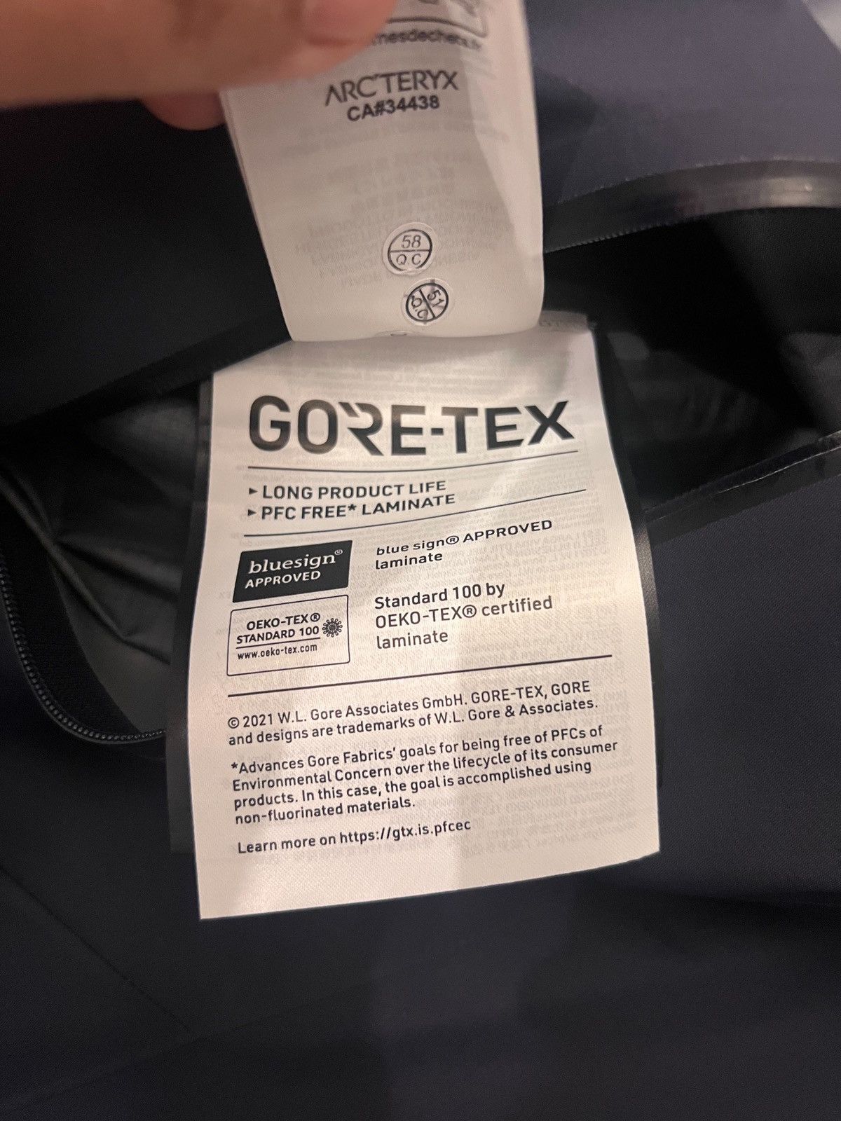 Arc'teryx Arc’teryx Beta jacket black sapphire Size US L / EU 52-54 / 3 - 11 Thumbnail