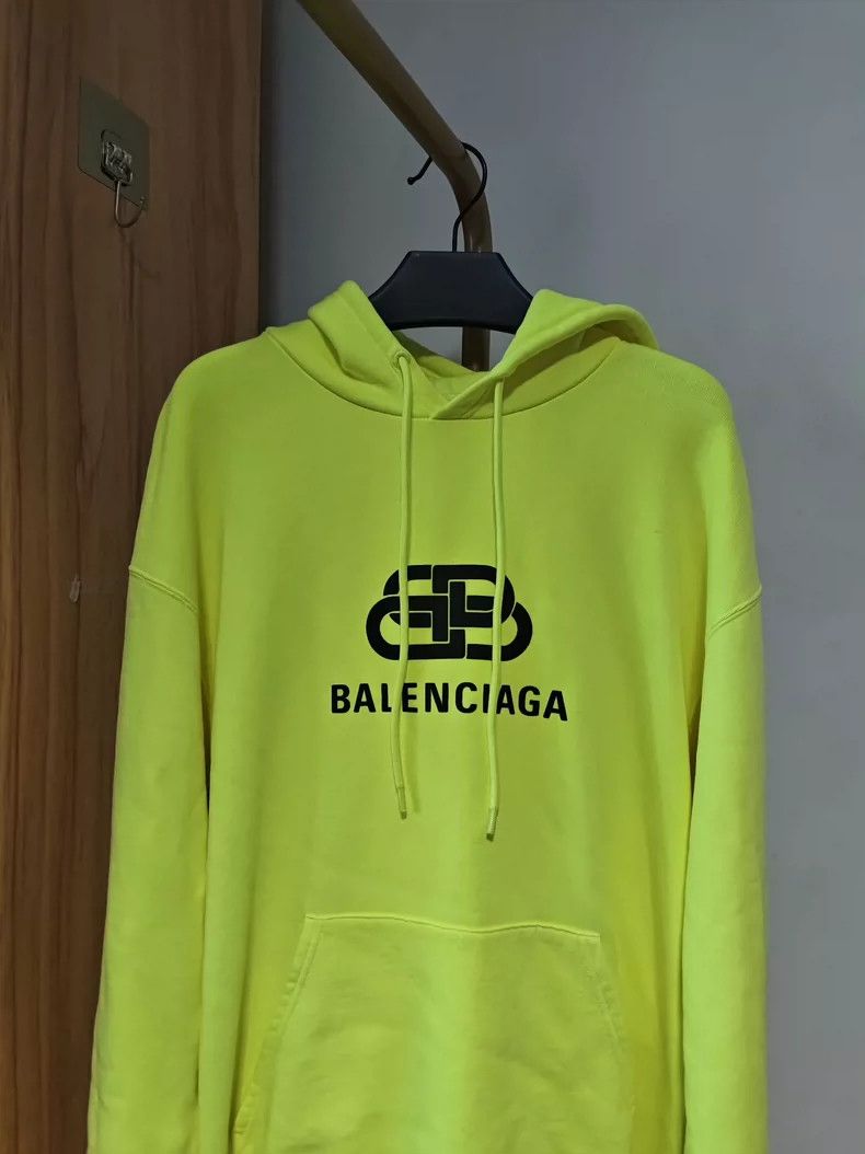 Balenciaga Balenciaga Fluorescent green hooded sweater Size US XS / EU 42 / 0 - 1 Thumbnail