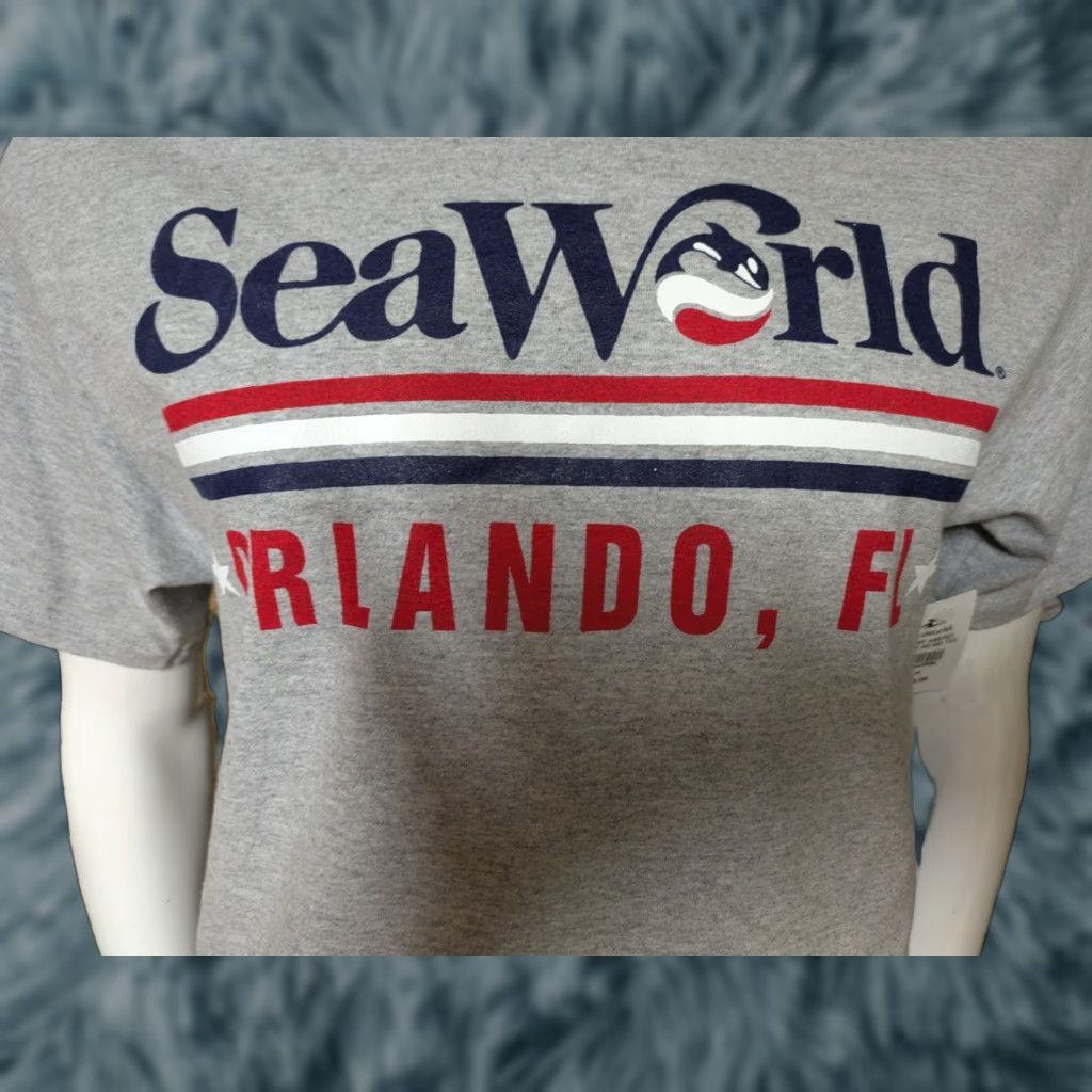 Vintage VINTAGE Seaworld Ocean Animals Graphic T Shirt Medium NWT Gray 90s Sea World Orlando Men M Size US M / EU 48-50 / 2 - 1 Thumbnail