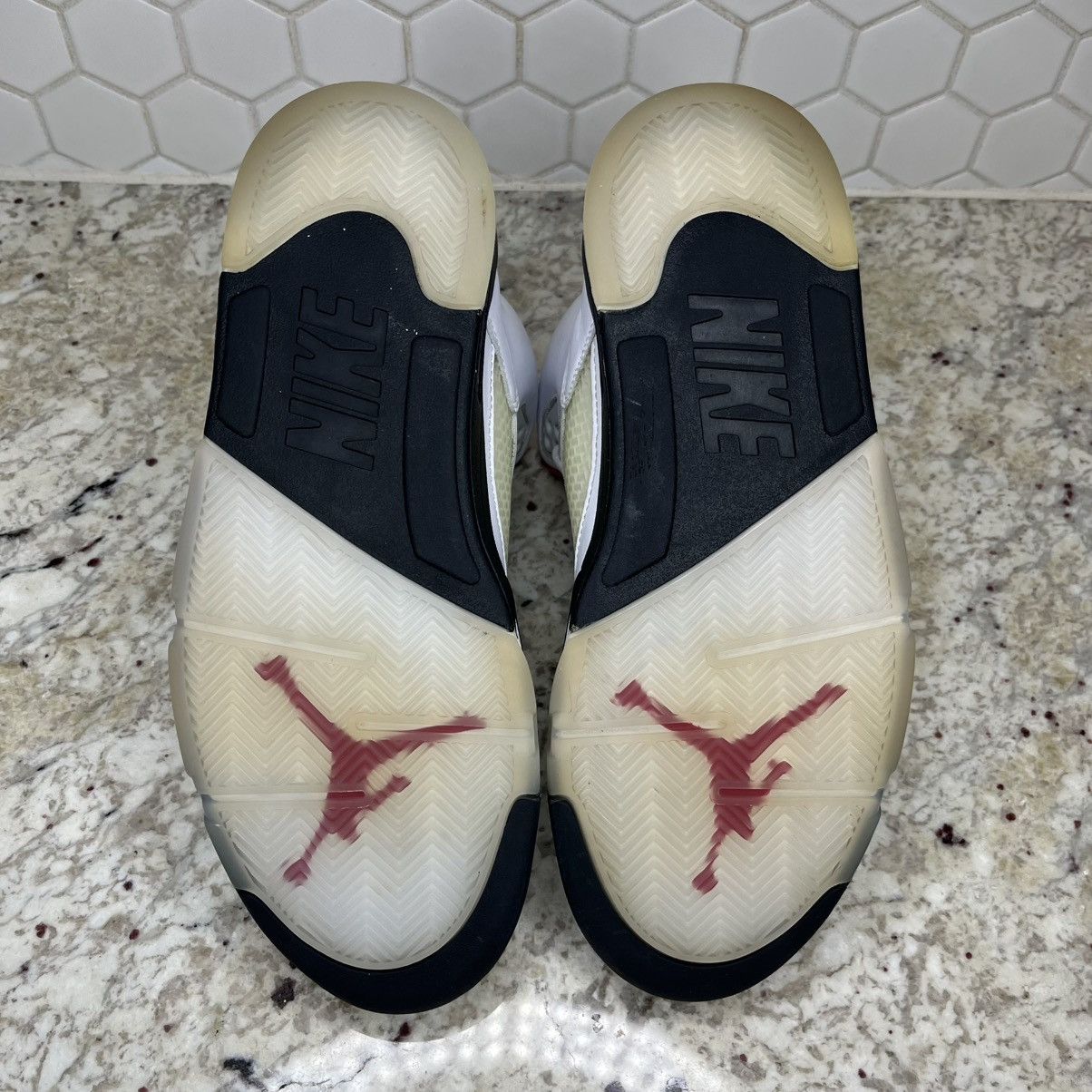 Jordan Brand Size 9.5 - Jordan 5 Retro Fire Red 2020 Clean W/Box Size US 9.5 / EU 42-43 - 12 Thumbnail