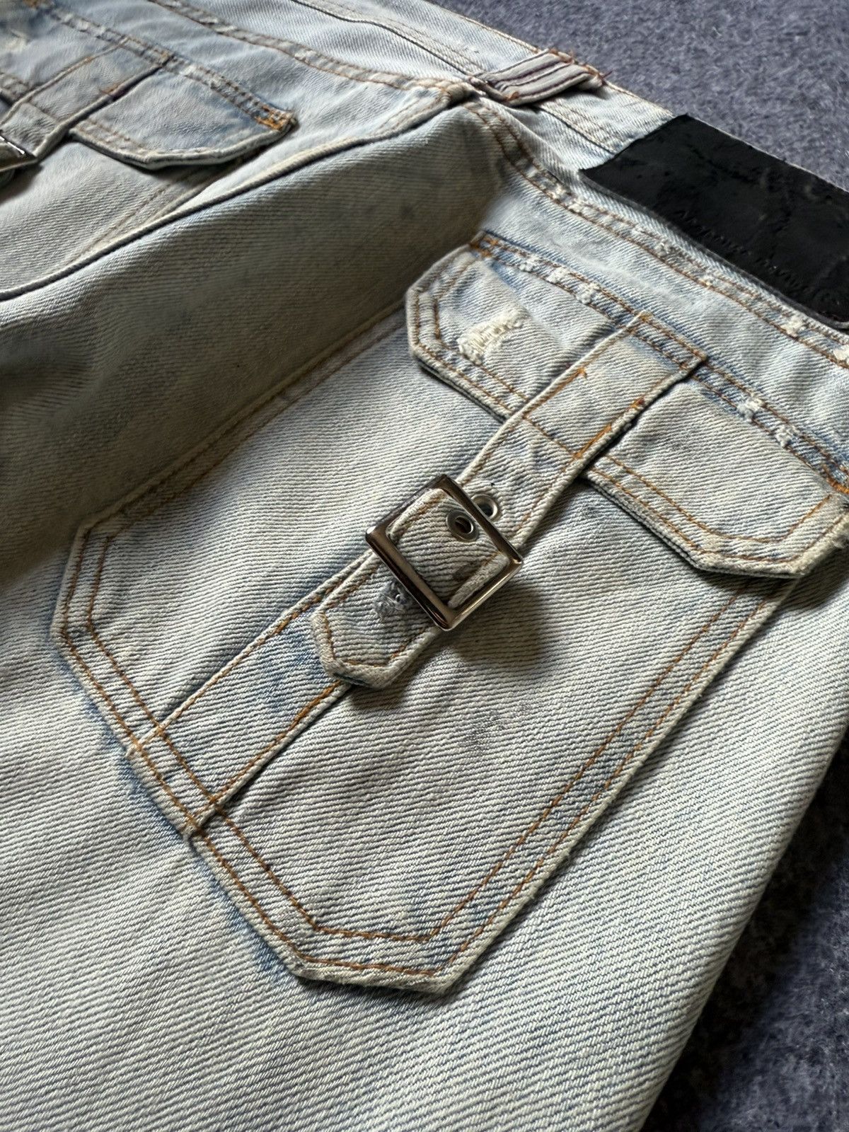 ABAHOUSE × Japanese Brand Abahouse Japan Distressed Flapped Pocket Light Wash Jeans Size US 30 / EU 46 - 14 Thumbnail