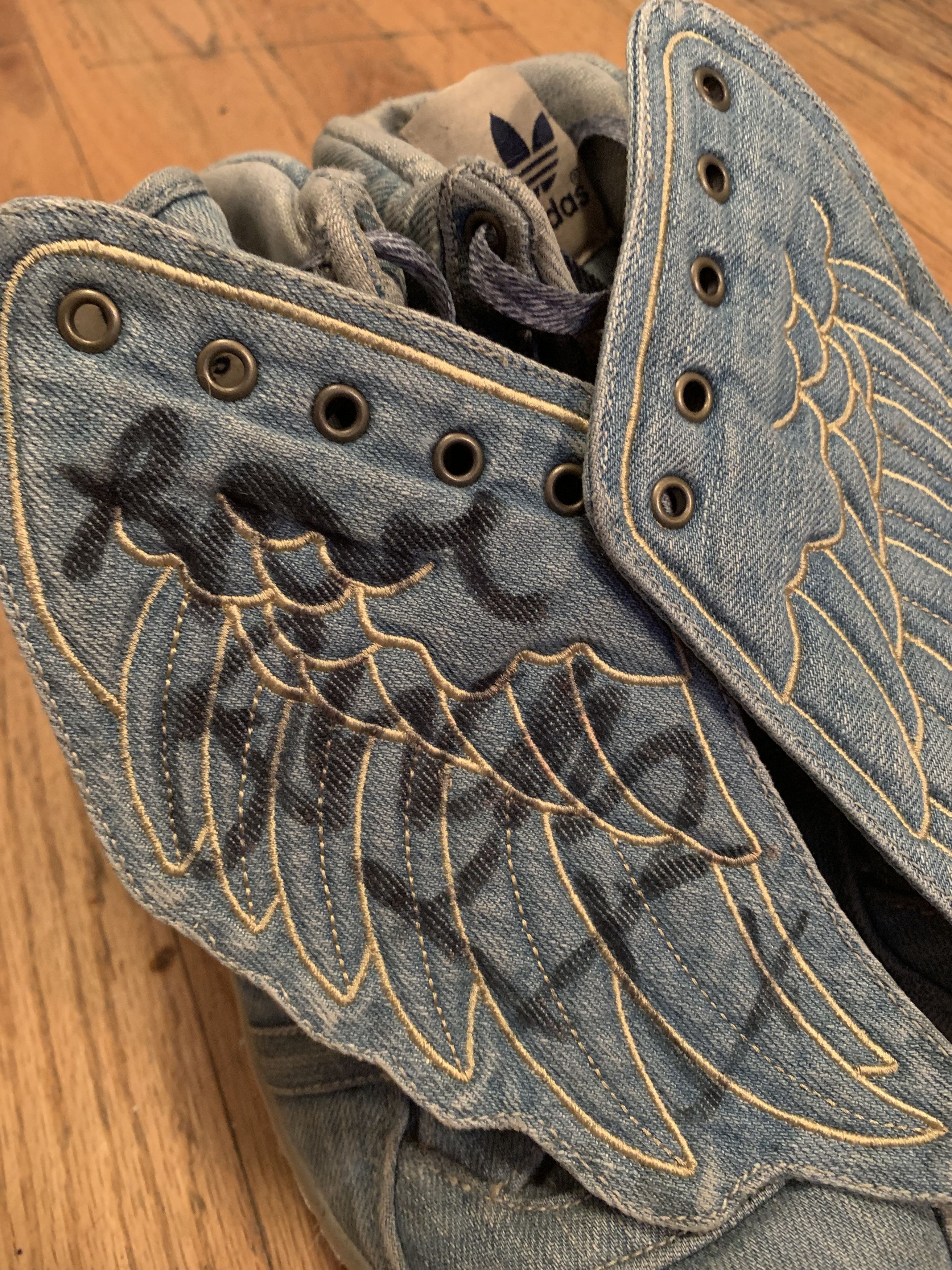 Adidas × Jeremy Scott AUTOGRAPHED JRMY SCTT x ADIDAS Snkrs ⊛ DNM BLU ⊛ Gntly Wrn Size US 10.5 / EU 43-44 - 5 Thumbnail