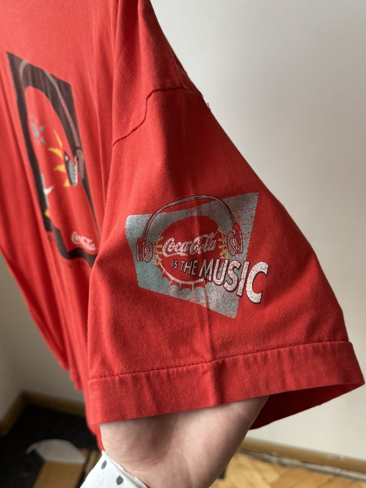 Vintage Vintage 1993 Coca Cola Is The Music Single Stitch T-shirt Size US XL / EU 56 / 4 - 4 Thumbnail