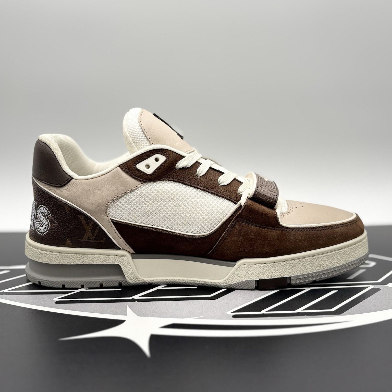 Louis Vuitton 10-10.5 US Louis Vuitton Trainer Strap ' Brown Beige ' GREAT Size US 10 / EU 43 - 13 Thumbnail