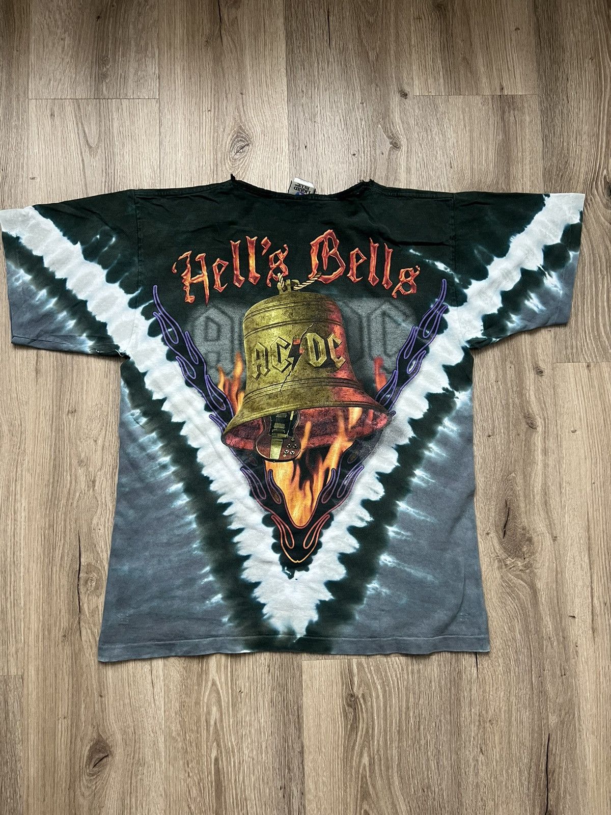 AC/DC × Band Tees × Liquid Blue Vintage 90s Liquid Blue Ac/Dc Tie Dye flame Hells Balls tee Size US M / EU 48-50 / 2 - 2 Thumbnail