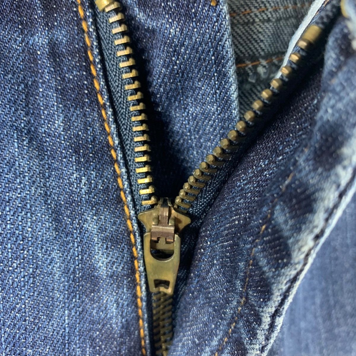 Japanese Brand LOT 29 x BUGS BUNNY embroidery design blue jeans Size US 34 / EU 50 - 14 Thumbnail