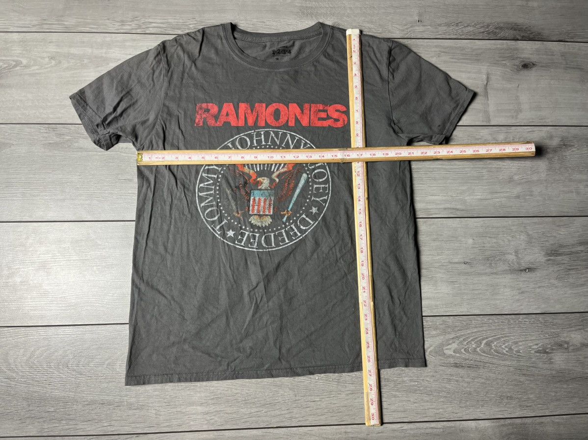 Band Tees Ramones tshirt rock band size Large Size US L / EU 52-54 / 3 - 5 Thumbnail